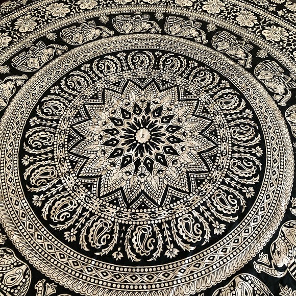Black & Cream Round 73” Medallion with Elephants Tablecloth, Tapestry, or Floor - Picture 6 of 8